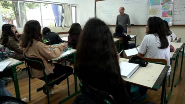 Decisão do STF assegura que professores e alunos tenham liberdade de diálogo em sala de aula. Divulgação/Educa SC