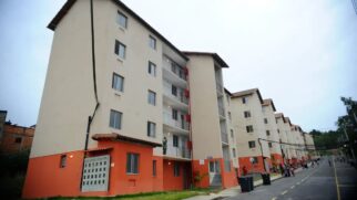 Programa Minha Casa, Minha Vida reserva vantagens exclusivas e amparo legal para garantir moradias seguras e adaptadas à crescente população idosa no Brasil.
