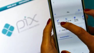 Cruzamento de dados bancários em tempo real exige que o contribuinte seja minucioso ao declarar recebimentos via Pix em 2026
