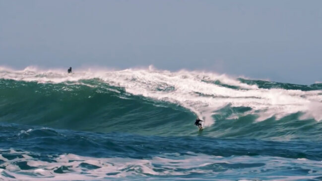 Ondas gigantes na Laje da Jagua colocam Santa Catarina no radar mundial do surfe de ondas grandes