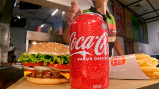 Após duas décadas com Pepsi, Burger King inicia nova fase com Coca-Cola nas lojas brasileiras