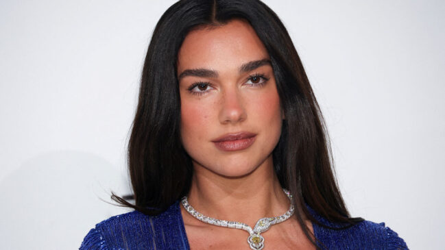 Cantora britânica Dua Lipa entrou com uma ação judicial contra a Samsung Electronics pedindo ao menos US$ 15 milhões