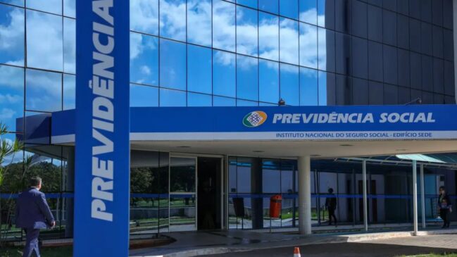 Reforma da Previdência exige atenção aos novos pontos e idade mínima para evitar perdas no pagamento mensal.