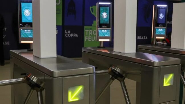 Mesmo com prazo legal até junho de 2027 para regularização, todos os 20 clubes da Série A já adotaram o sistema