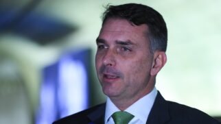 Áudios revelados pelo site Intercept Brasil mostra Flávio Bolsonaro pedindo dinheiro para Vorcaro