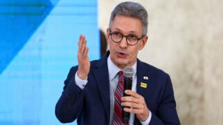 Declarações públicas, tensão com instituições e repercussão nacional ampliaram o desgaste em torno do nome do chefe do Executivo estadual.