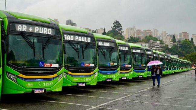 São Paulo lidera a adoção de ônibus elétricos no país, com mais de mil veículos de baixa emissão em operação no sistema de transporte coletivo (Foto: Divulgação, Prefeitura de São Paulo)