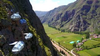 Situado a cerca de uma hora e meia de Cusco, o hotel desafia os limites do conforto