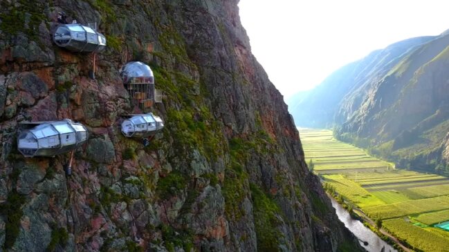 Diferente de qualquer hotel convencional, a recepção do Skylodge exige esforço físico e coragem - (Ilustração/Gazeta de S.Paulo)