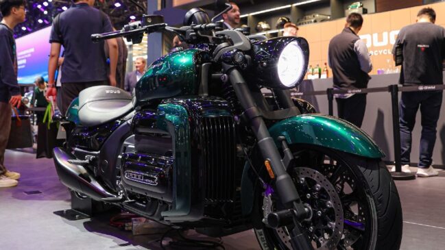 A Souo S2000 gera 154 cavalos de potência e 19,3 kgfm de torque, com velocidade máxima estimada em 210 km/h