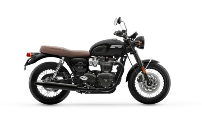 Equipada com motor bicilíndrico de 900 cc, a motocicleta entrega até 65 cavalos de potência, com condução suave e previsível