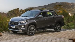 Entre os modelos, a picape compacta Fiat Strada manteve a liderança em abril, acumulando 14.905 emplacamentos