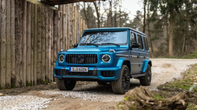 A Mercedes conta ainda com sistema de frenagem automático de emergência e alerta em pontos cegos