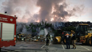 Incêndio mobilizou equipes do Corpo de Bombeiros na madrugada desta segunda-feira (11/5) em Taboão da Serra, na Grande São Paulo