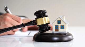 Entre os imóveis disponíveis estão 69 apartamentos, 97 casas, sete imóveis comerciais e oito terrenos