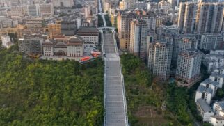 Chamada de 'Escada da Deusa' (Goddess Escalator), ela está localizada no condado de Wushan, na região de Chongqing