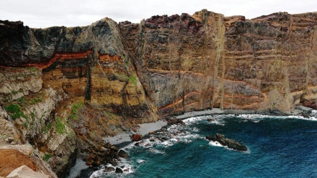 Registrar o rompimento de uma placa tectônica ajuda a ciência a validar teorias e a compreender melhor a formação dos oceanos, terremotos e vulcões. Foto: Pexels