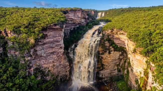 Com trilhas longas, mirantes e biodiversidade única, destino exige planejamento e vários dias de visitação