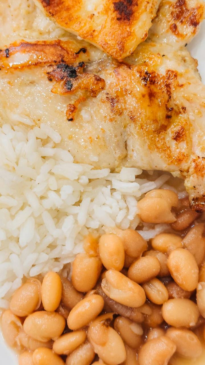 Arroz com feijão não nasceu no Brasil?