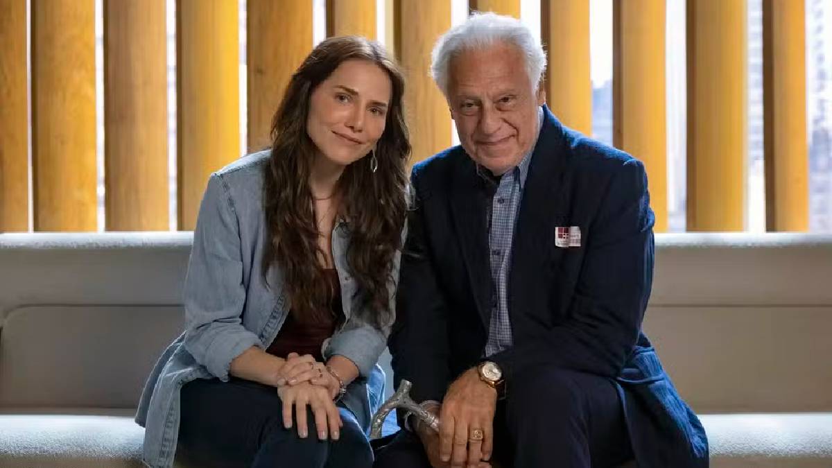 Leticia Colin como Adriana e Antonio Fagundes como Arthur Brandão em Quem Ama Cuida