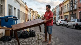 Especialistas em design de interiores apontam a ilha de cozinha integrada como o novo centro da vida doméstica e mostram o que mais está mudando na decoração das casas.