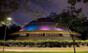 Se o tempo é curto e você não pode sair de São Paulo, o Parque Ibirapuera guarda um tesouro: a Escola Municipal de Astrofísica (EMA) e o icônico Planetário Aristóteles Orsini - (Reprodução/Instagram)