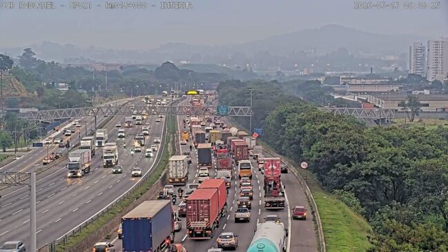 Já para fugir do travamento, alternativa é utilizar a avenida Escola Politécnica ou o Rodoanel Oeste