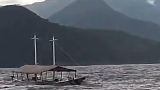 Embarcação afundou quando voltava de uma ilha de Ubatuba