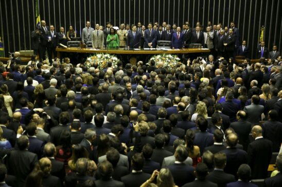 Cerimônia de posse dos deputados federais eleitos e reeleitos em sessão solene na sexta-feira
