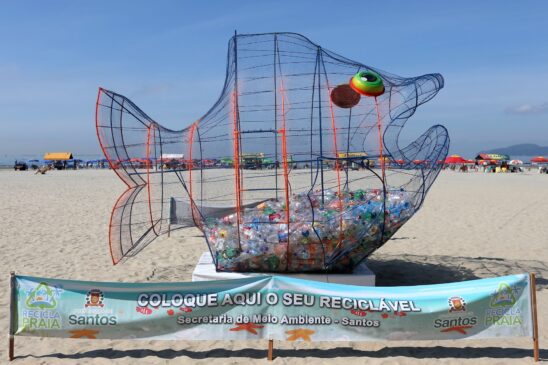 Resíduos recicláveis podem ser colocados pela 'boca' do peixe