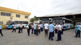 Na terça, empregados da Litoral Sul Transportes Urbanos encontraram o portão da garagem fechado