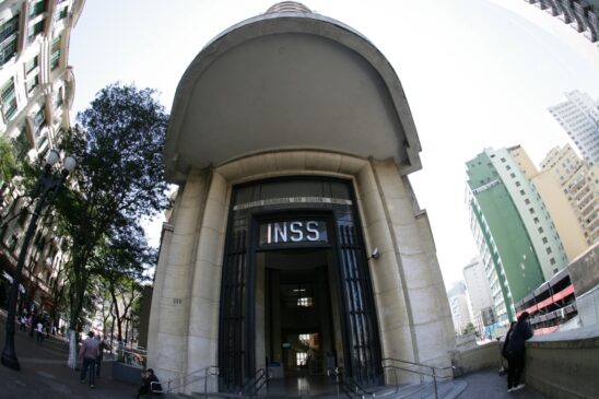 Atualmente, as associações enviam ao instituto uma relação com os nomes dos associados que autorizaram o abatimento