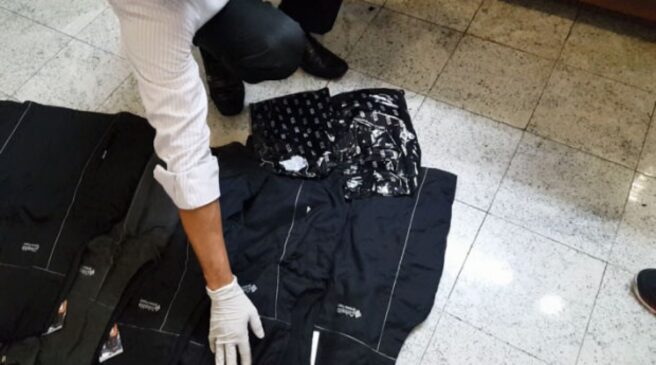 Polícia encontrou cocaína em pó e cinco coletes cujos forros estavam impregnados com a droga