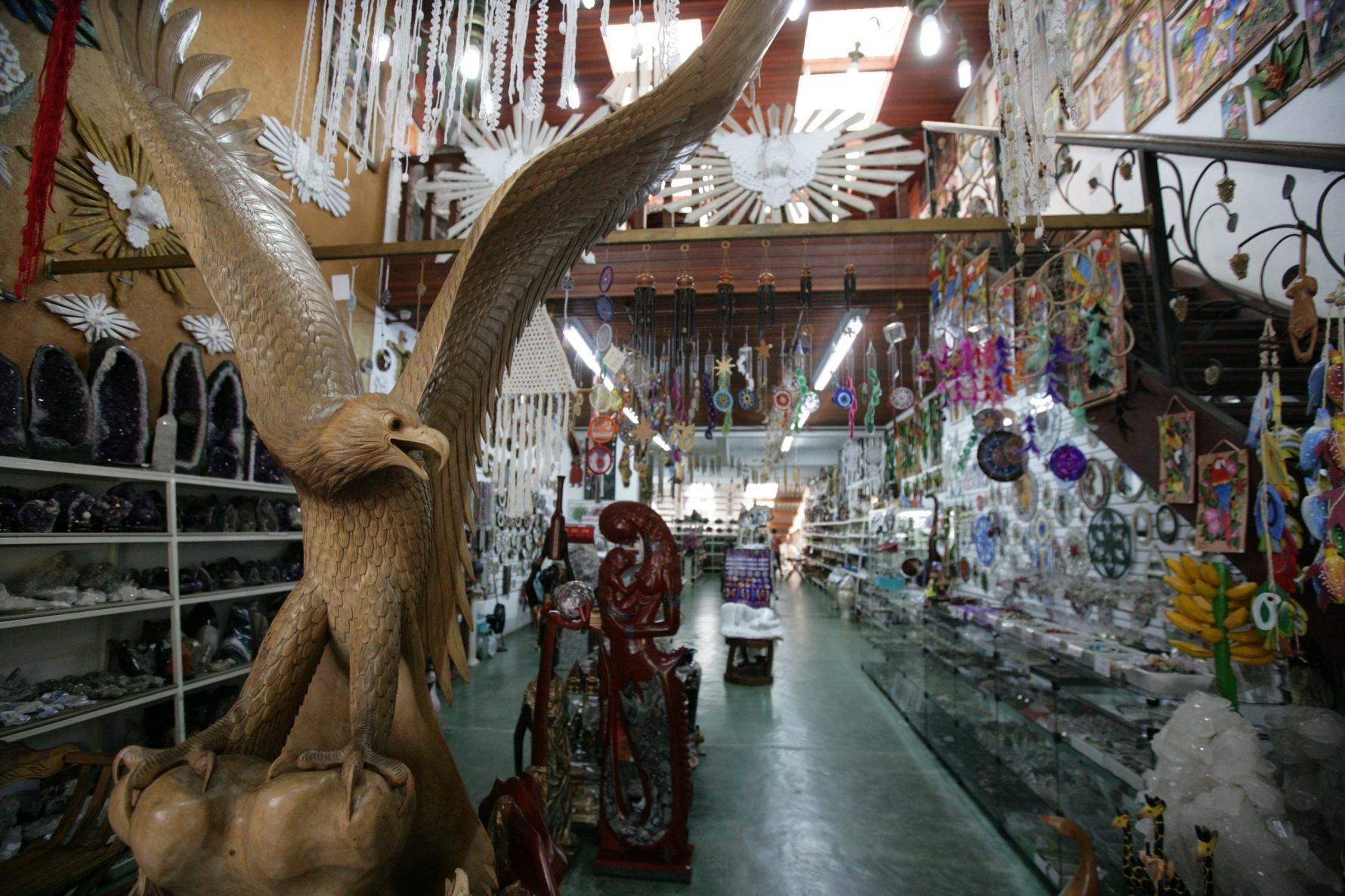 A marca de Embu das Artes é a Feira de Artes e Artesanato realizada todos os dias no centro histórico
