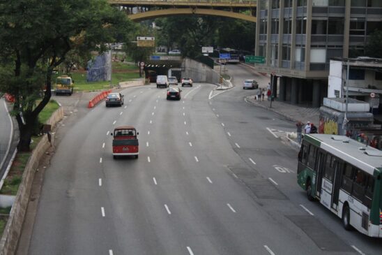 SÃO PAULO,SP,28.01.2019:TRÂNSITO-SP - Trânsito na Avenida Prestes Maia no centro de São Paulo (SP), nesta segunda-feira (28).