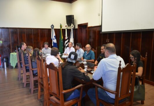 Prefeito do município de Tietê, Vlamir Sandei, se reuniu na última terça-feira com moradores do bairro Terra Nova