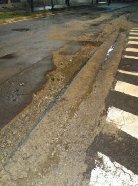Moradores da região do Pirajuçara reclamam dos buracos na avenida Fernando Fernandes após obras realizadas pela Sabesp