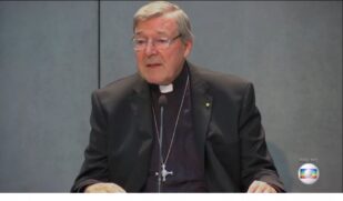 O cardeal australiano George Pell, que era considerado o número três do Vaticano, foi declarado culpado de agressão