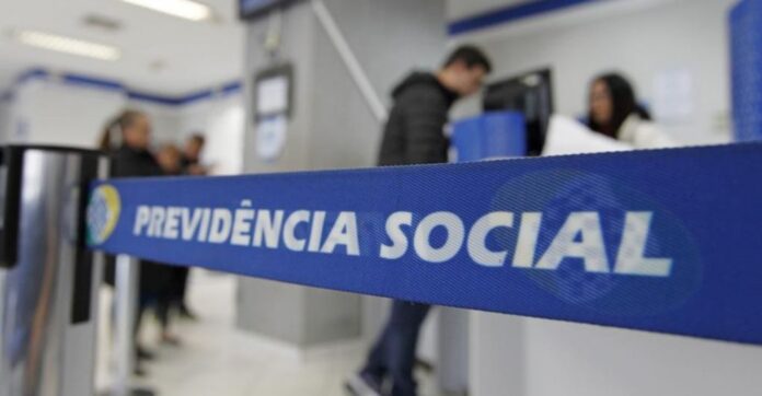 Caso as regras para a Previdência Social e dos servidores públicos não mudem, o país cresceria apenas 0,8% em 2019