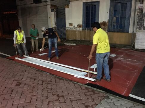 Revitalização da Praça Coronel Esmédio é finalizada com nova sinalização viária em Porto Feliz