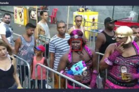 Marcos Vinícius de Jesus Neri estava com a fantasia do bloco de travestidos As Muquiranas, que desfilou com o tema "Cabaré"