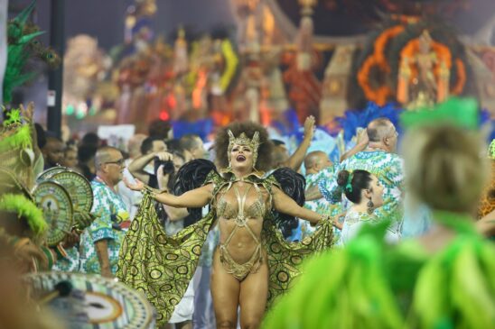 A Mancha Verde comemora a sua primeira vitória no Carnaval paulistano no Desfile das Campeãs