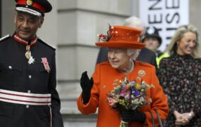 Aos 92 anos, a rainha Elizabeth II publicou sua primeira foto no Instagram, após uma visita ao Museu de Ciência