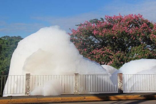 Amostras foram coletadas no Córrego do Ajudante, em Salto, para investigar quais substâncias químicas contaminaram a água