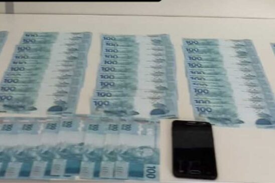 Homem é preso com mais de R$ 5 mil em notas falsas em Taboão da Serra