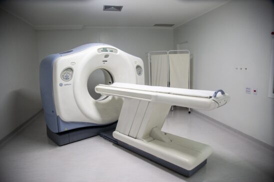 Hospital Municipal de Emergências Albert Sabin tem capacidade para realizar exames laboratoriais, radiografias e tomografias