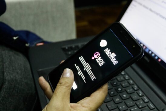 O SOS Mulher, gratuito, poderá ser instalado a partir do dia 1º de abril em aparelhos iOS e Android