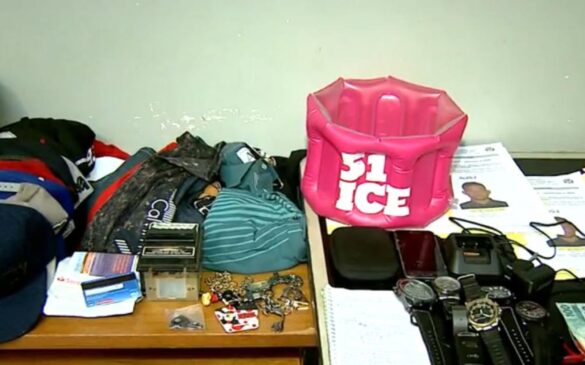 Polícia Civil também apreendeu aparelhos eletrônicos, celulares, relógios, roupas de grife, dinheiro