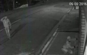 Imagens de câmara de segurança mostram a ação do grupo de pichadores antes da violência contra os donos da casa