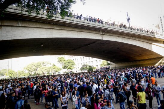 O mutirão acontece até sexta-feira, mas só será atendido quem pegou uma senha nesta terça